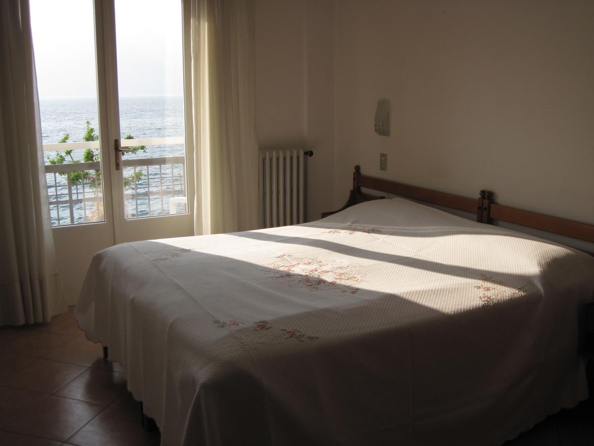 Piccolo Hotel Direkt Am See Brenzone sul Garda Eksteriør billede