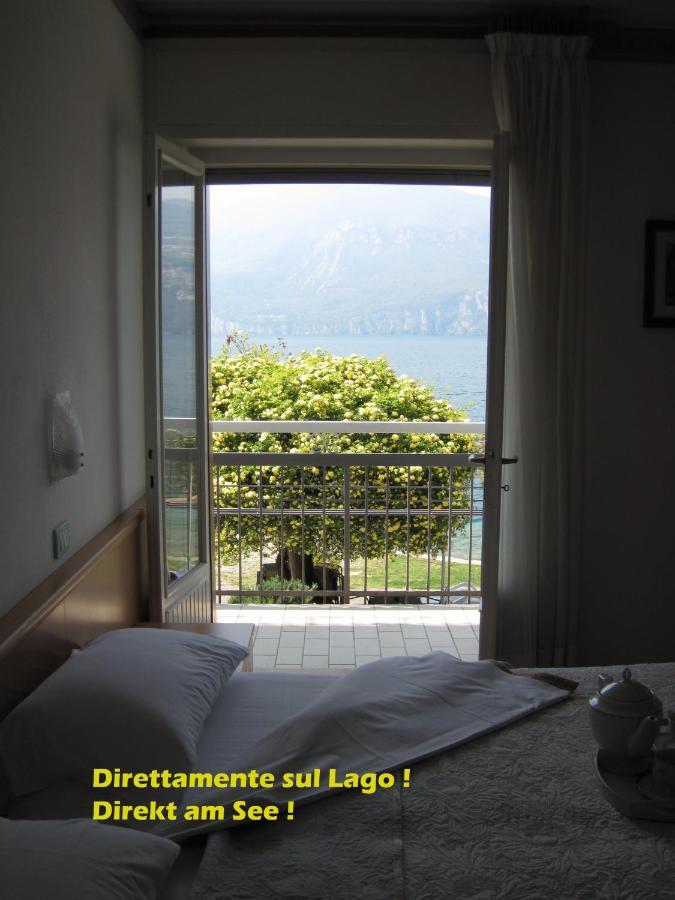 Piccolo Hotel Direkt Am See Brenzone sul Garda Eksteriør billede
